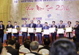 Nghe An meets 800 investors, discusses how to develop the economy